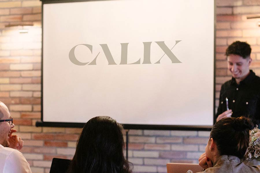 Céges rendezvényekre technikai háttér, vetítésekre a Calix Borteraszon